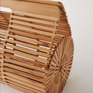 Aritzia Bamboo mini duffle purse 🏷